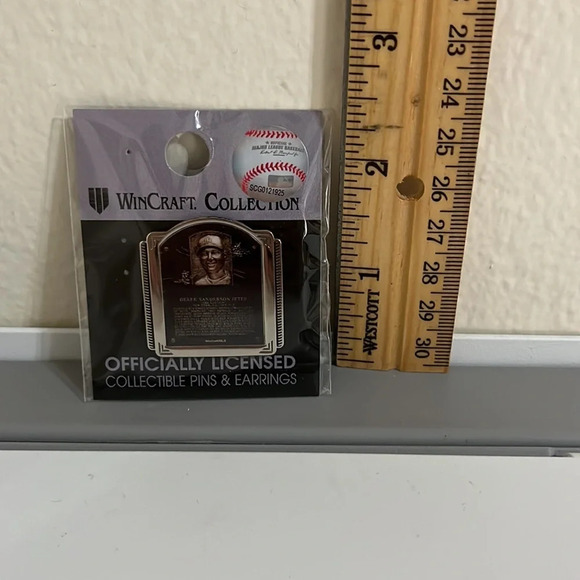 Derek Jeter Replica Plaque Pin - Picture 4 of 4